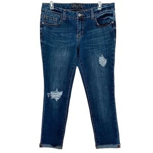Vanity slim distressed jean capris